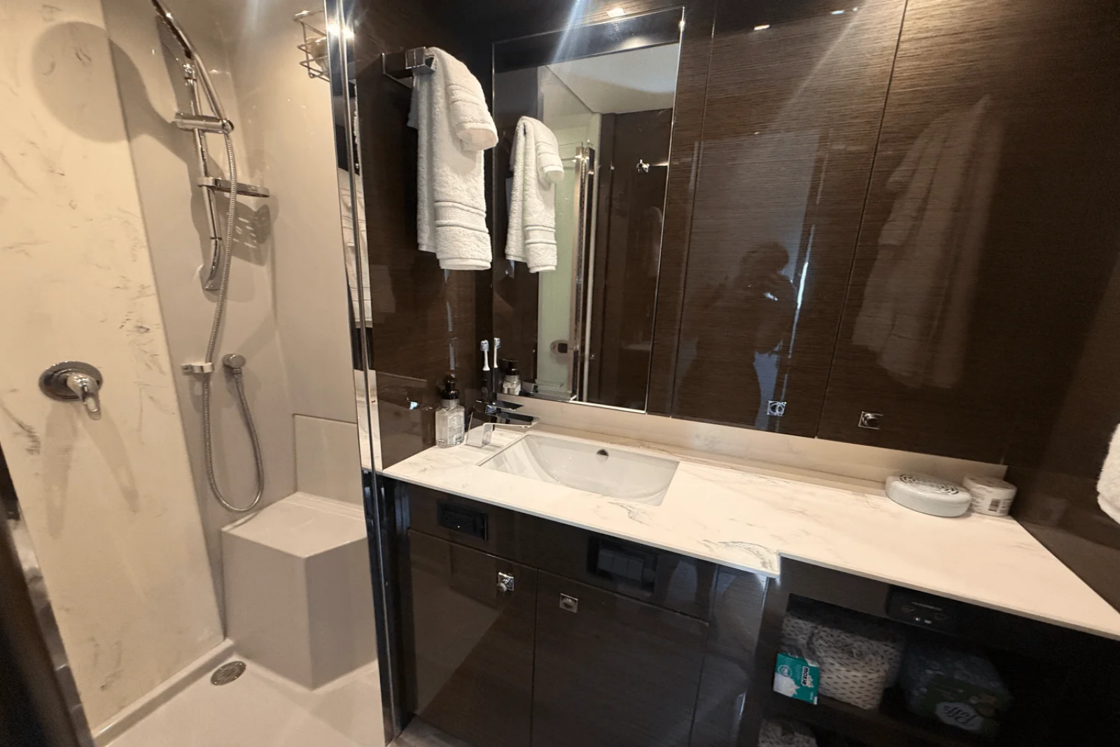 2020 Cruisers Yachts 50 CANTIUS