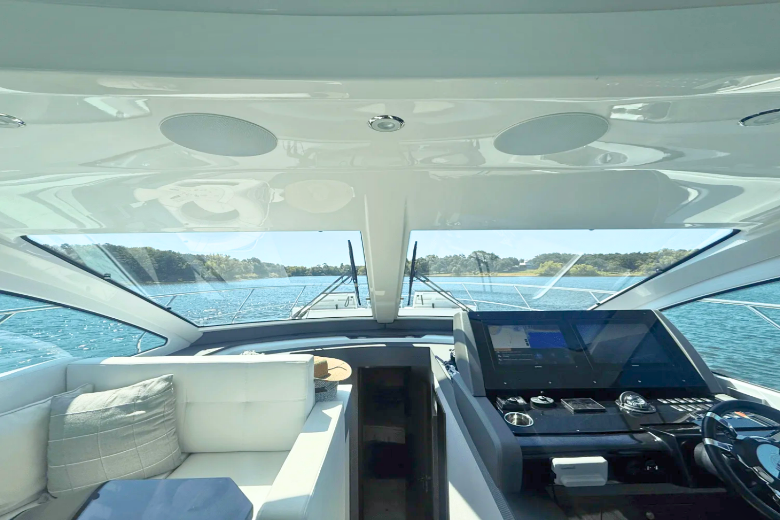 2020 Cruisers Yachts 50 CANTIUS