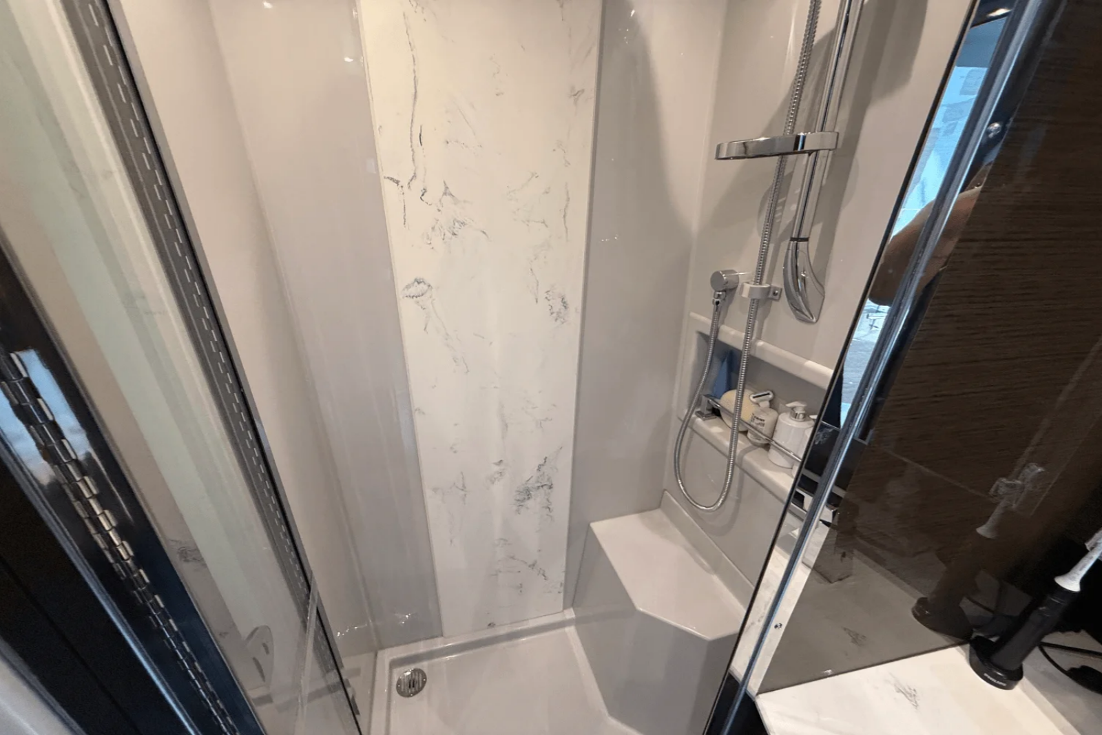 2020 Cruisers Yachts 50 CANTIUS