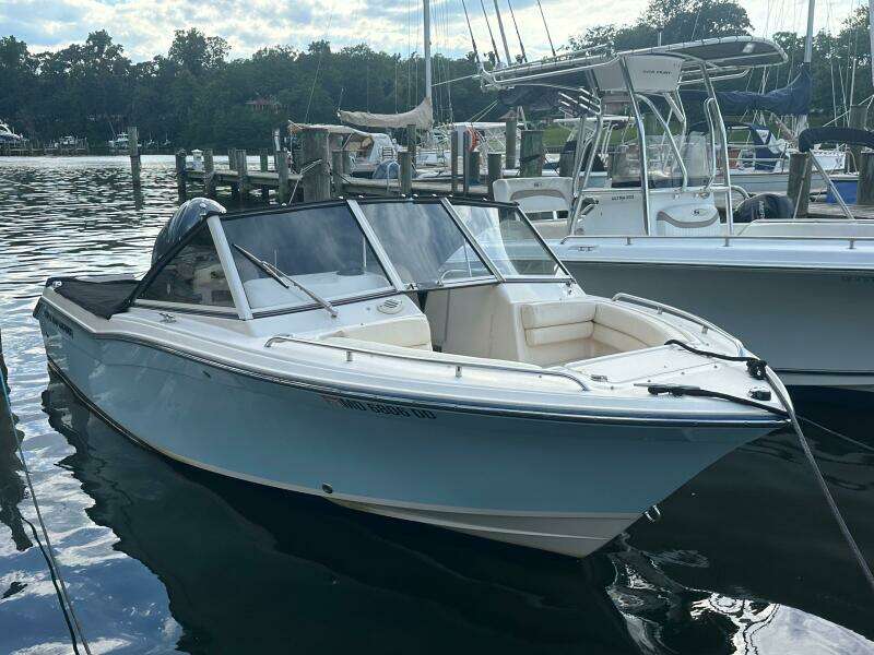 19ft Grady White Yacht For Sale