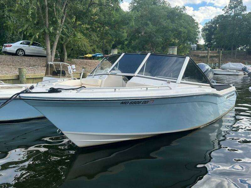 19ft Grady White Yacht For Sale