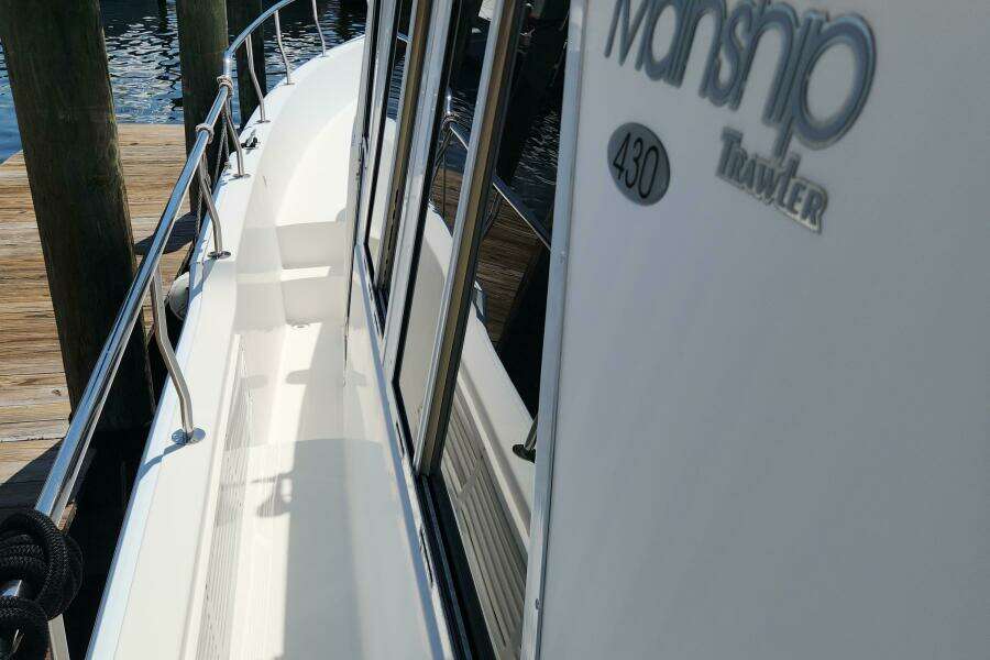 43ft Mainship Yacht For Sale