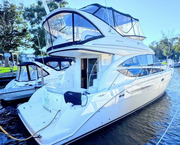 39ft Meridian Yacht For Sale