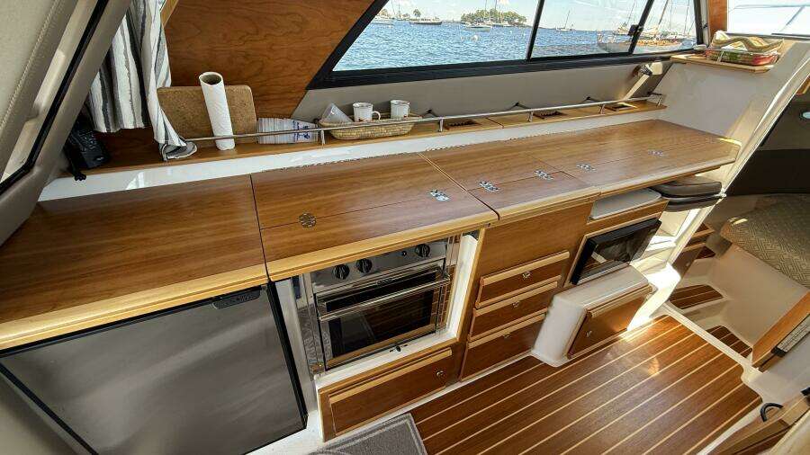 Frisky 37ft Cutwater Yacht For Sale