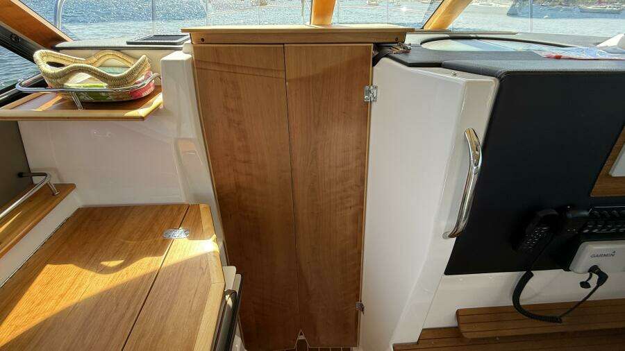 Frisky 37ft Cutwater Yacht For Sale