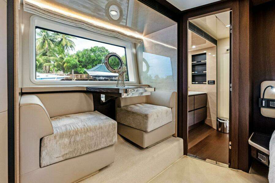 72ft Azimut Yacht For Sale