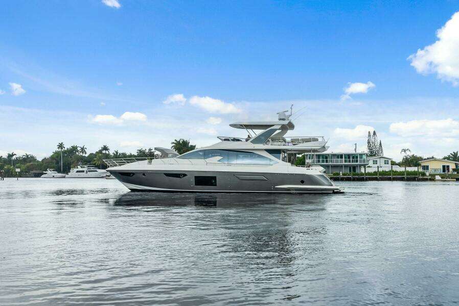72ft Azimut Yacht For Sale