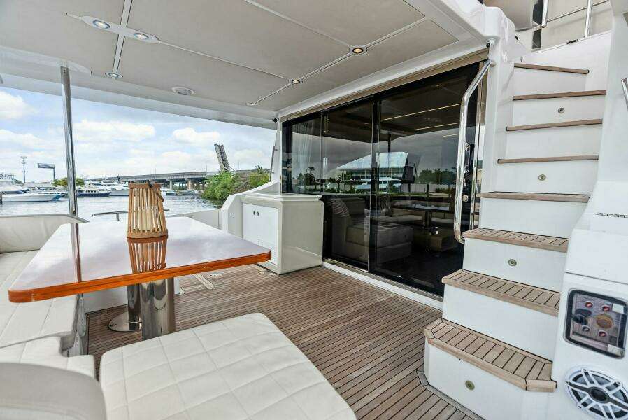 72ft Azimut Yacht For Sale