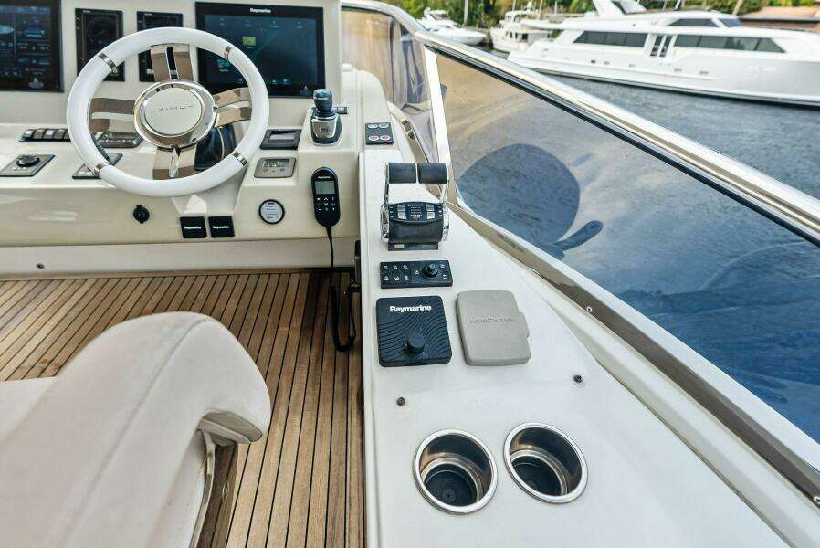 72ft Azimut Yacht For Sale