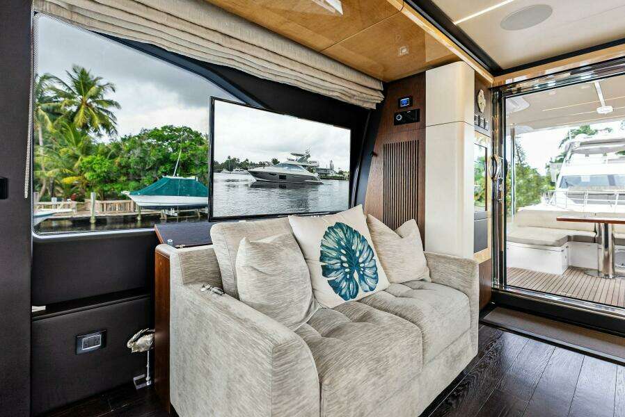 72ft Azimut Yacht For Sale