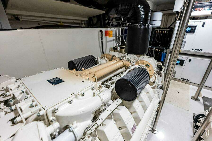 72ft Azimut Yacht For Sale