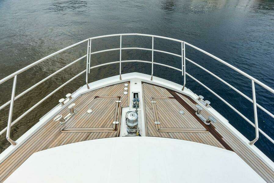 72ft Azimut Yacht For Sale