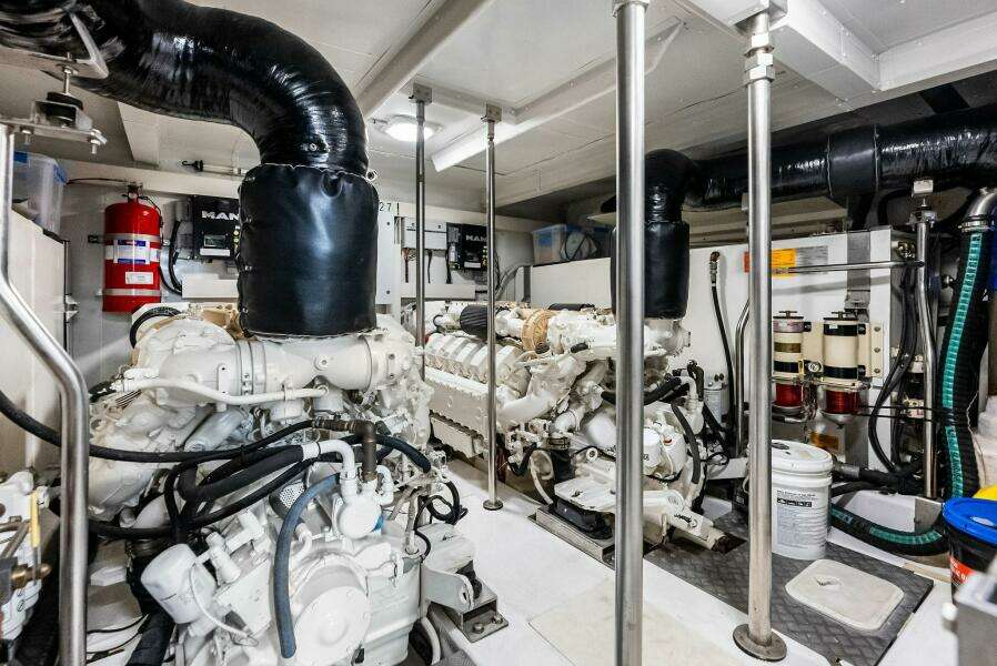 72ft Azimut Yacht For Sale