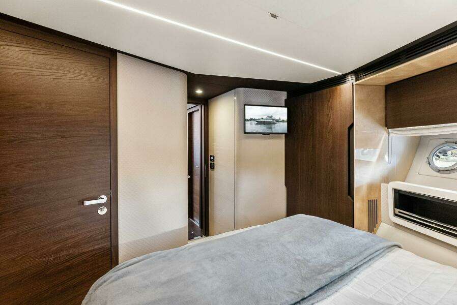 72ft Azimut Yacht For Sale