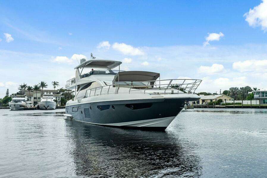 72ft Azimut Yacht For Sale