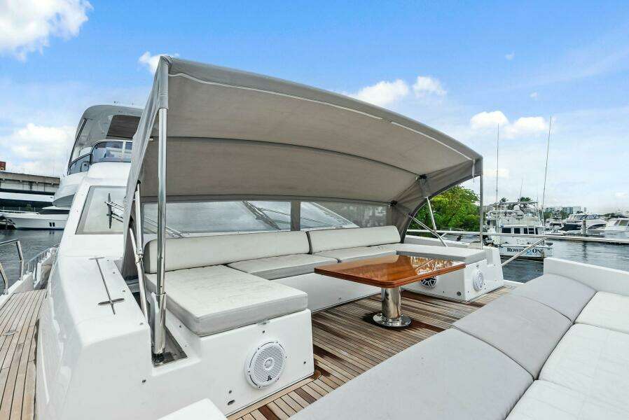 72ft Azimut Yacht For Sale