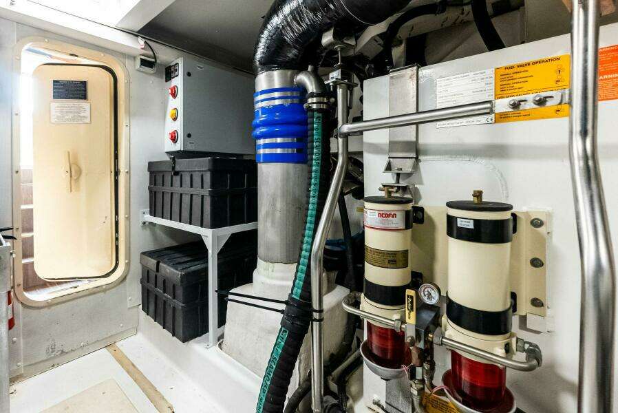 72ft Azimut Yacht For Sale