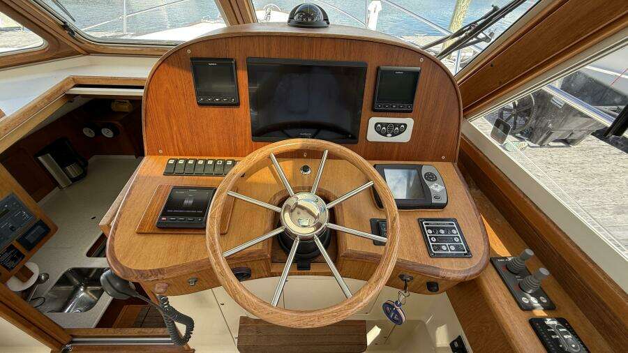 Tova 32ft Legacy Yacht For Sale