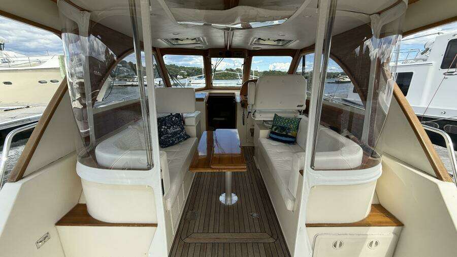 Tova 32ft Legacy Yacht For Sale
