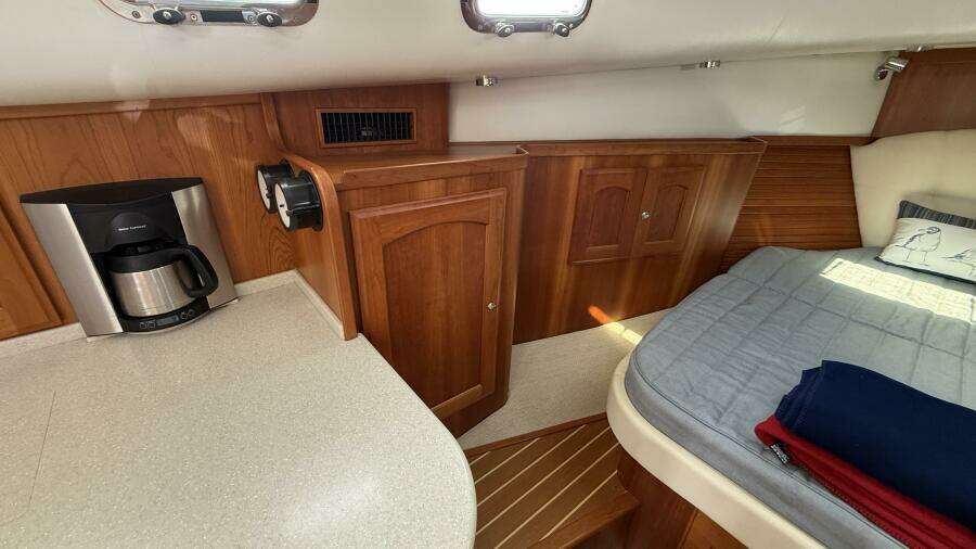 Tova 32ft Legacy Yacht For Sale
