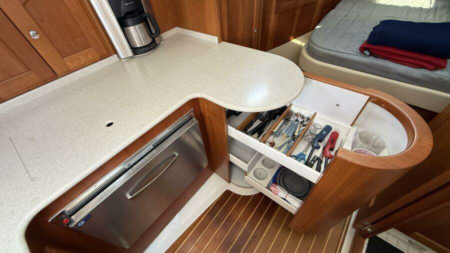 Tova 32ft Legacy Yacht For Sale