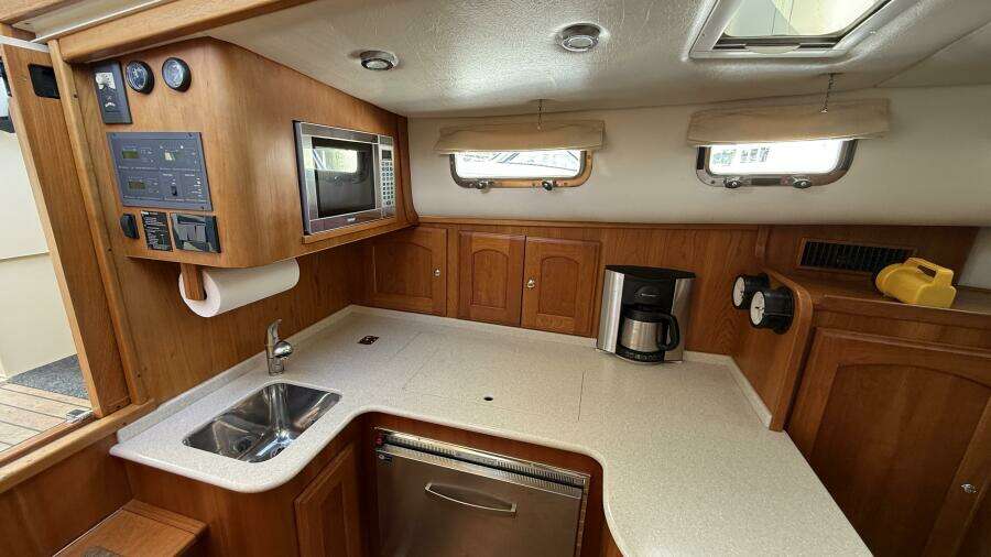 Tova 32ft Legacy Yacht For Sale