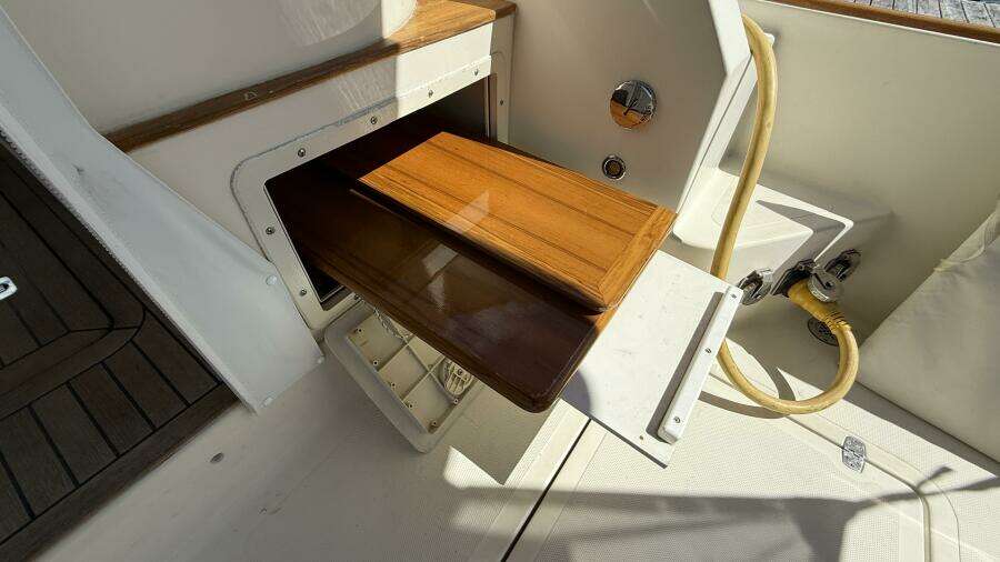 Tova 32ft Legacy Yacht For Sale