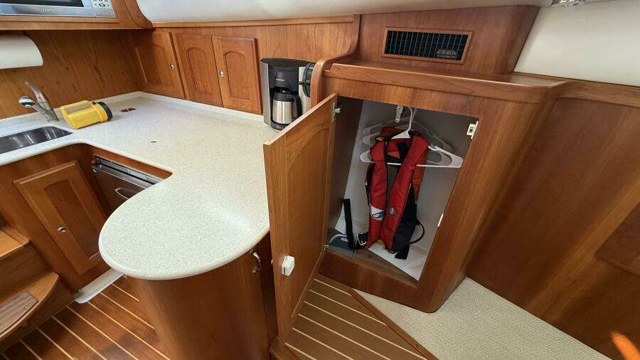 Tova 32ft Legacy Yacht For Sale
