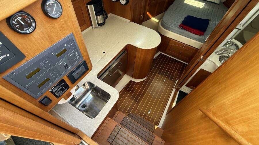 Tova 32ft Legacy Yacht For Sale