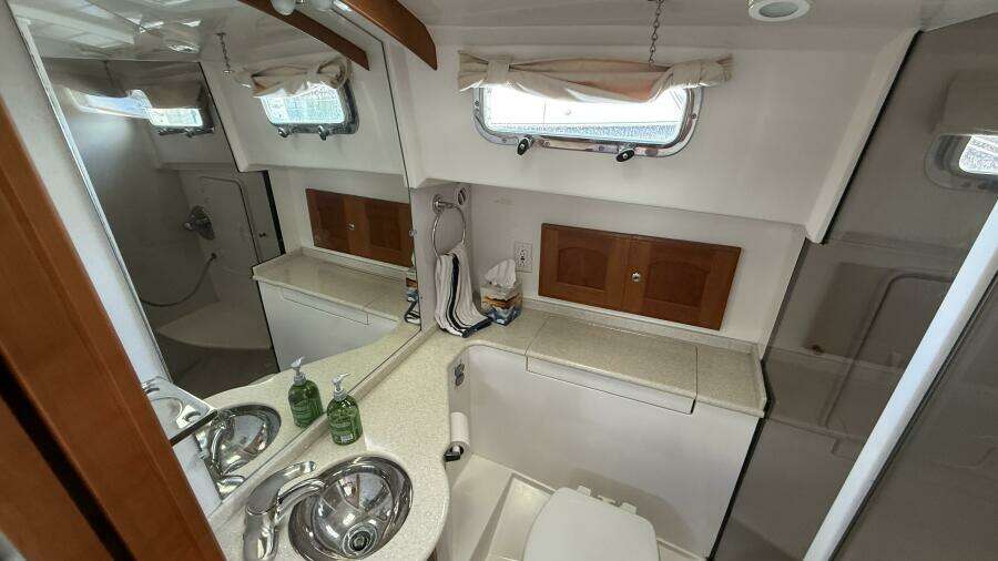 Tova 32ft Legacy Yacht For Sale