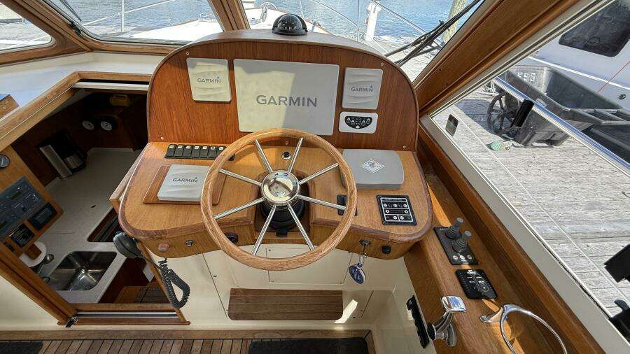 Tova 32ft Legacy Yacht For Sale
