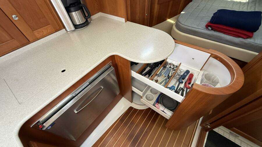 Tova 32ft Legacy Yacht For Sale