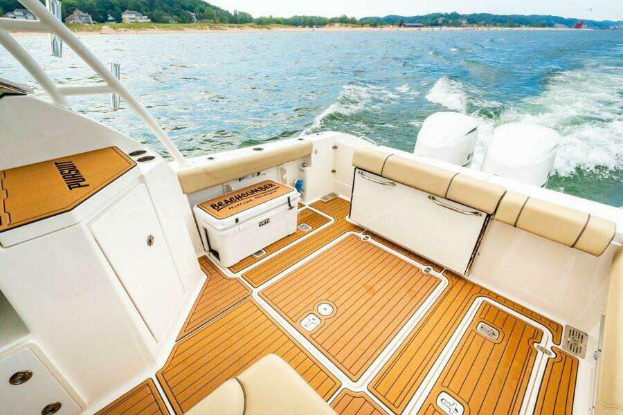 29ft Pursuit Yacht For Sale