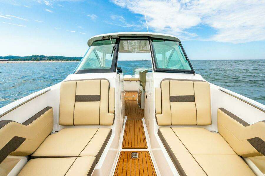 29ft Pursuit Yacht For Sale