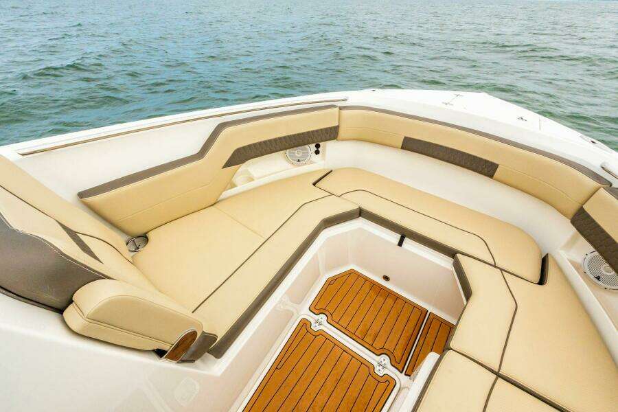 29ft Pursuit Yacht For Sale