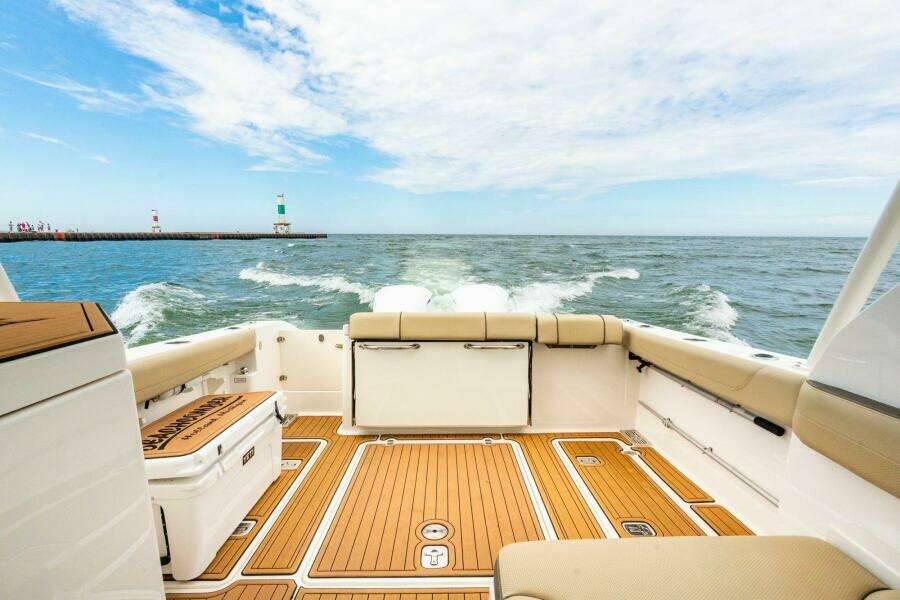 29ft Pursuit Yacht For Sale