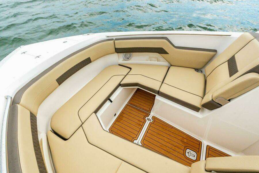 29ft Pursuit Yacht For Sale