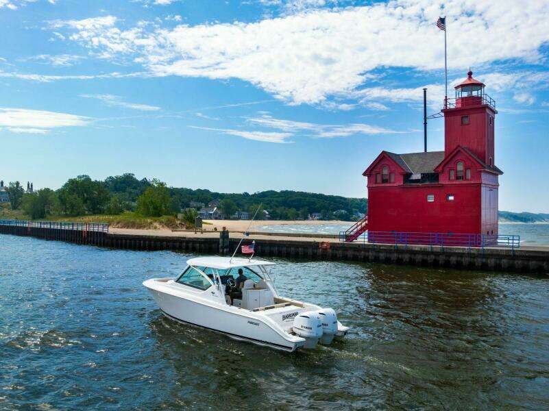 29ft Pursuit Yacht For Sale