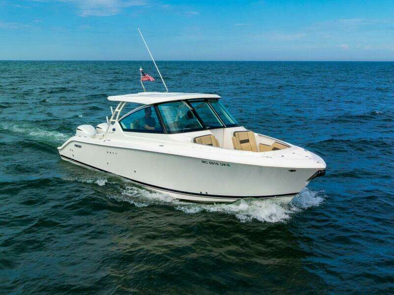 29ft Pursuit Yacht For Sale
