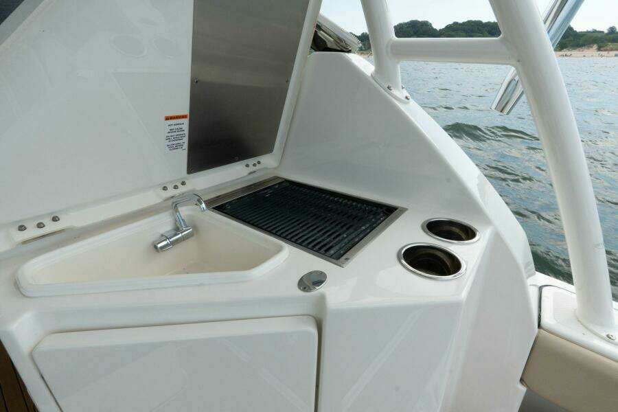 29ft Pursuit Yacht For Sale