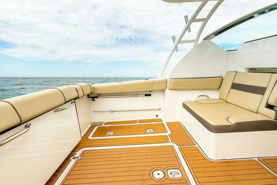 29ft Pursuit Yacht For Sale