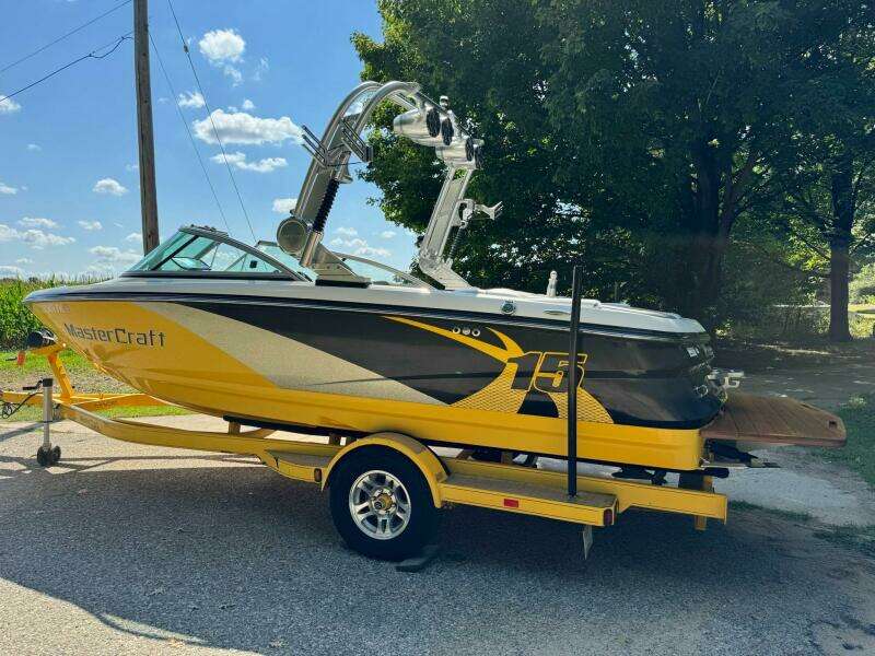 21ft Mastercraft Yacht For Sale
