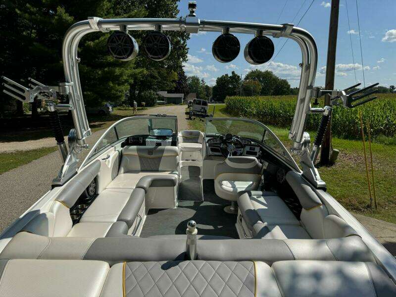 21ft Mastercraft Yacht For Sale
