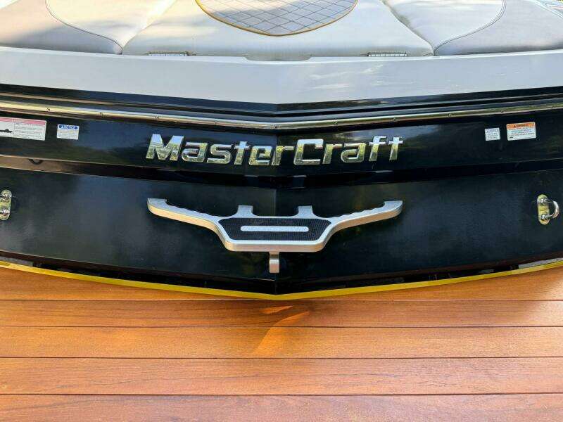 21ft Mastercraft Yacht For Sale