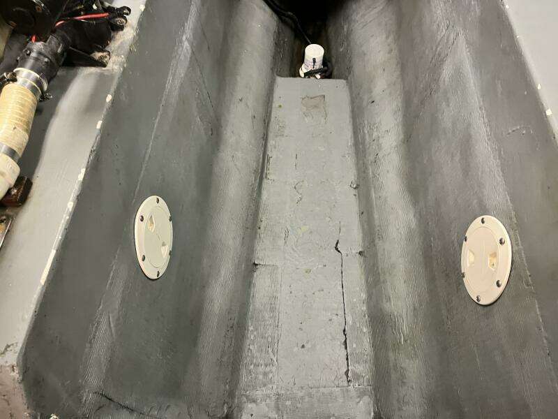 Carver 440 Aft Cabin