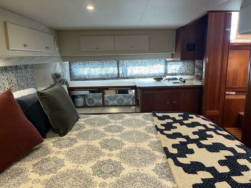 Carver 440 Aft Cabin Carver 440 Aft Cabin