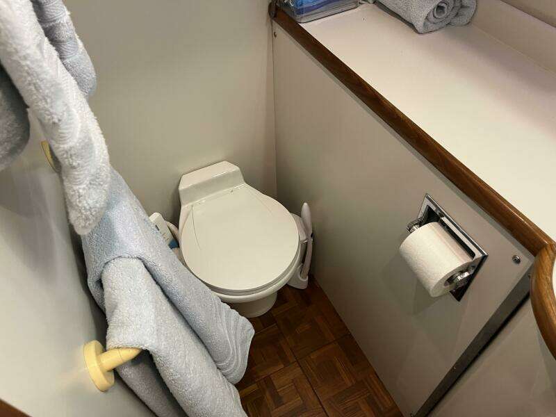 Carver 440 Aft Cabin Carver 440 Aft Cabin