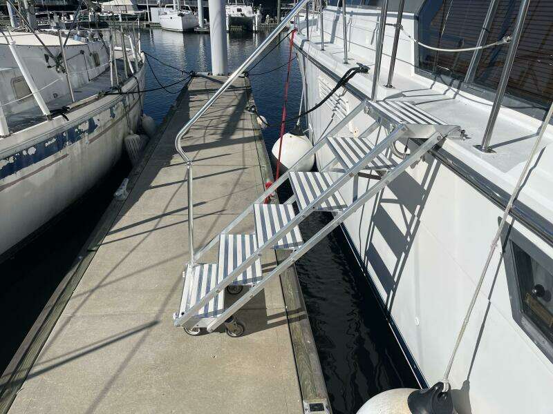 Carver 440 Aft Cabin Carver 440 Aft Cabin