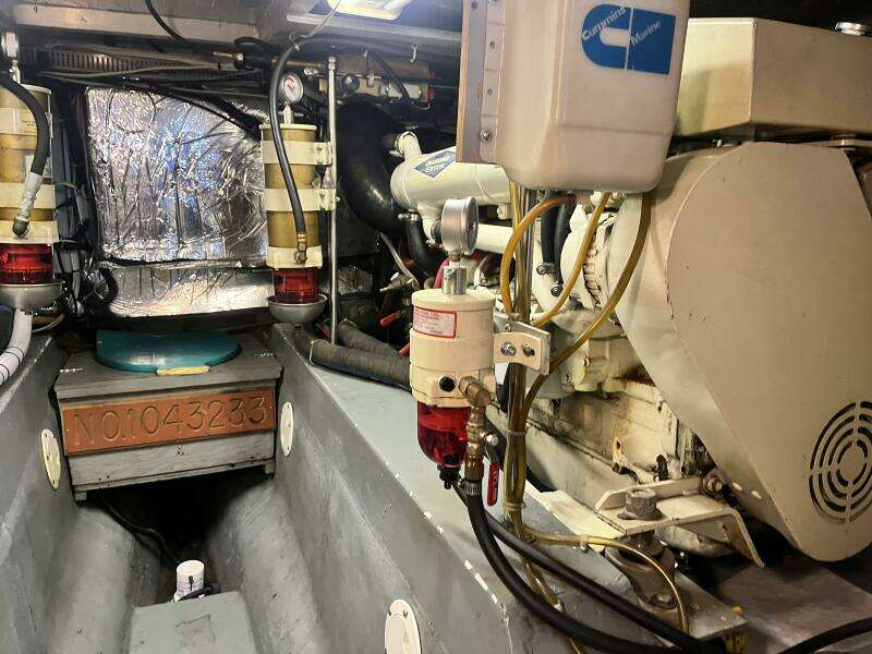 Carver 440 Aft Cabin