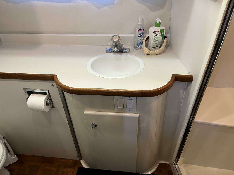 Carver 440 Aft Cabin Carver 440 Aft Cabin